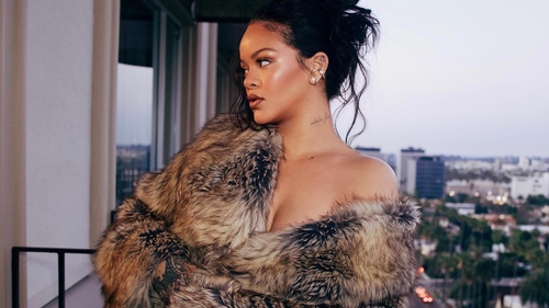 Clipe de groază pentru Rihanna! Au fost trase focuri de armă spre reședința artistei din Los Angeles