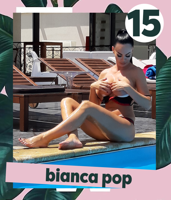 Top 30 sexy-vedete care își „controlează” bustul în public
