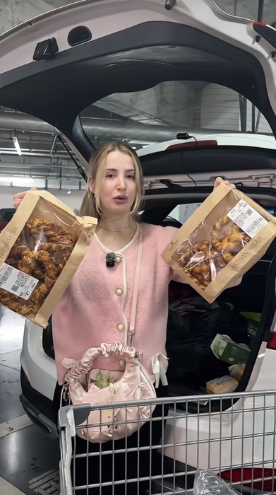 Ce a putut să cumpere o româncă cu 250 de lei într-un supermarket din China. Experimentul a devenit viral