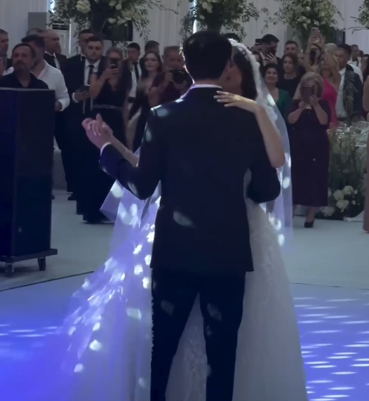 Ianis Hagi și Elena Tănase, la dansul mirilor / sursă foto: Captură video