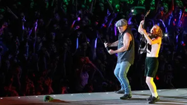 Angajatii din Vama Nadlac, acuzati ca au primit mita de la staff-ul AC/DC, au fost scosi de sub urmarire penala