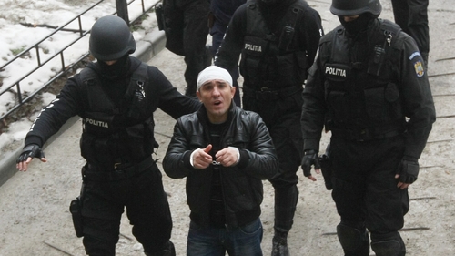 Asta a fost nunta anului pentru interlopii din Romania! S-a mancat bivol la protap, iar cadoul Camatarilor a fost maxim!