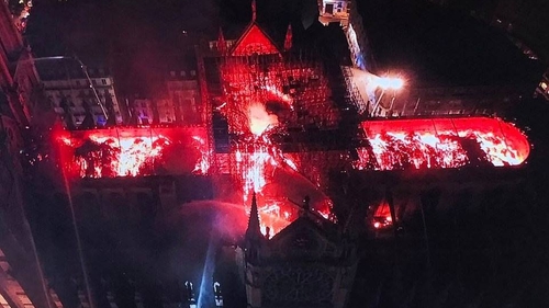 Dezastrul din Paris prevestit de pe 6 aprilie? Ce se întâmplă cu bisericile din Franța
