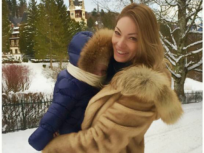 Valentina Pelinel i-a dăruit un copil lui Borcea