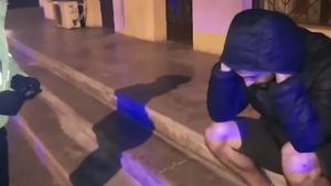 Dialogul halucinant dintre un polițist și un tânăr din Dâmbovița care a refuzat să se legitimeze: ”Cunoașteți Ordonanța? Cunoaștem, dar nu avem...