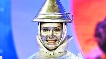 Alina Puscas si Gabriel Dutu se joaca de-a omul de tinichea si leul in Vrajitorul din Oz. Din cuplu, au ajuns personaje de poveste