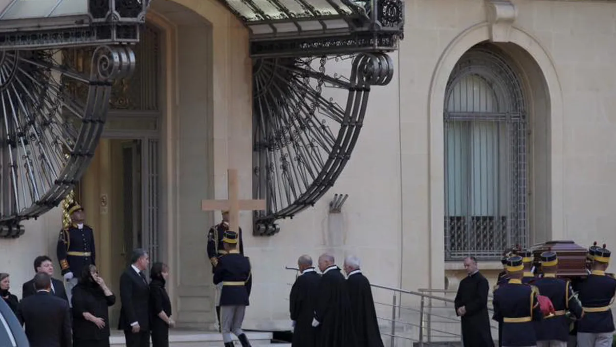 A leşinat! Panică la căpătâiul REGINEI ANA! S-a întâmplat în urmă cu puţin timp!