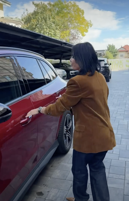 După penthouse, Andreea Popescu a făcut o nouă achiziție! Ce bolid și-a cumpărat fosta soție a lui Rareș Cojoc