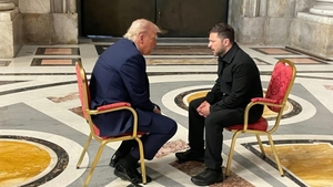 Ce i-a spus Donald Trump lui Volodimir Zelenski la înmormântarea Papei Francisc. Sfat prietenesc sau amenințare voalată?!