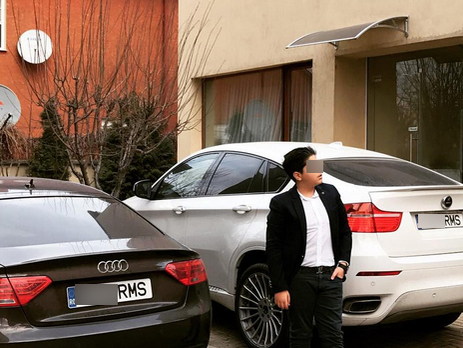 Are toate şansele să-l detroneze pe celebrul Victoraş Micula! La doar 16 ani, îşi face loc tare pentru a fi ”Împăratul fiţelor de pe Insta”: pilotează privat-jeturi, conduce super-maşini şi… Sepy Reza e fiul unui afacerist iranian, pe care SRI-ul l-a interceptat într-un dosar de spălare de bani