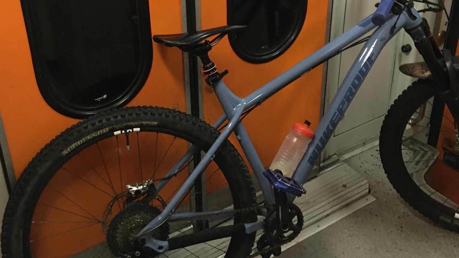 Ireal! Cât te costa să mergi 149 de kilometri cu trenul, dacă ai bicicleta cu tine. FOTO