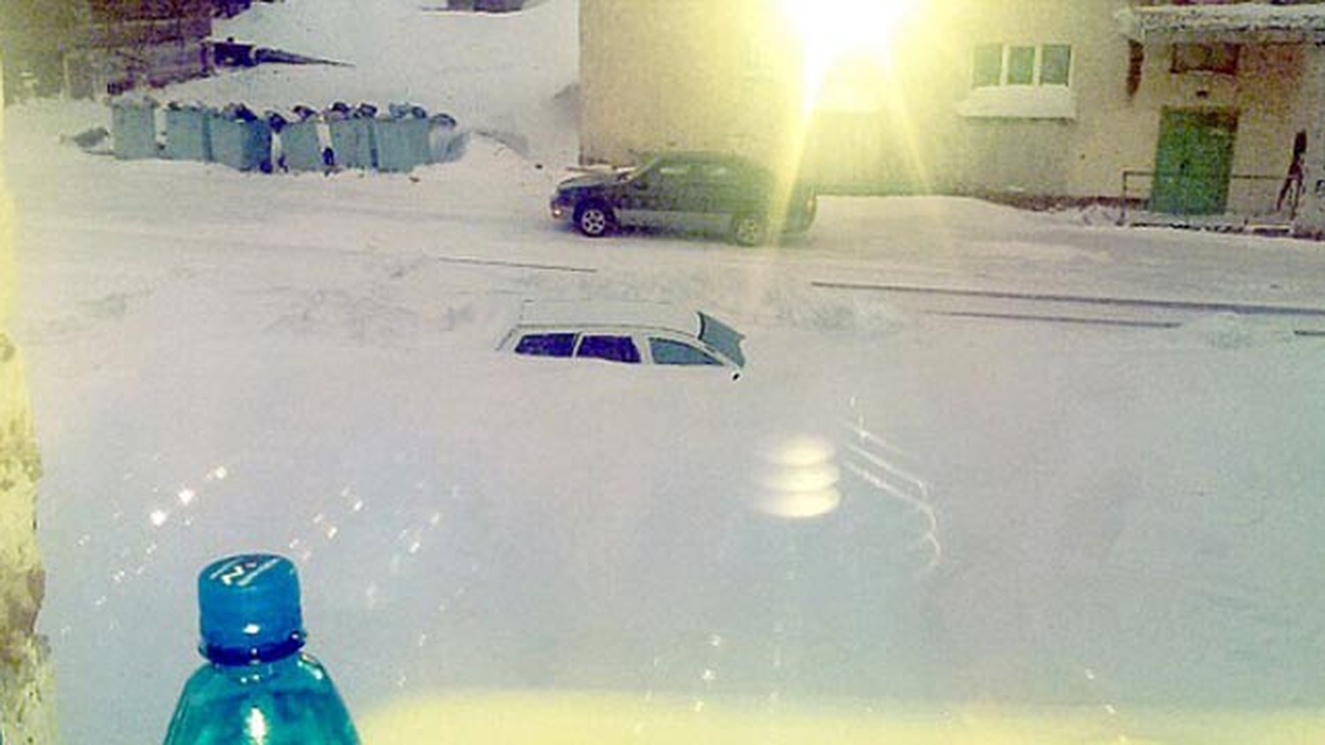 INCREDIBIL! O inundatie masiva a transformat un oras din Siberia intr-un bloc de gheata!