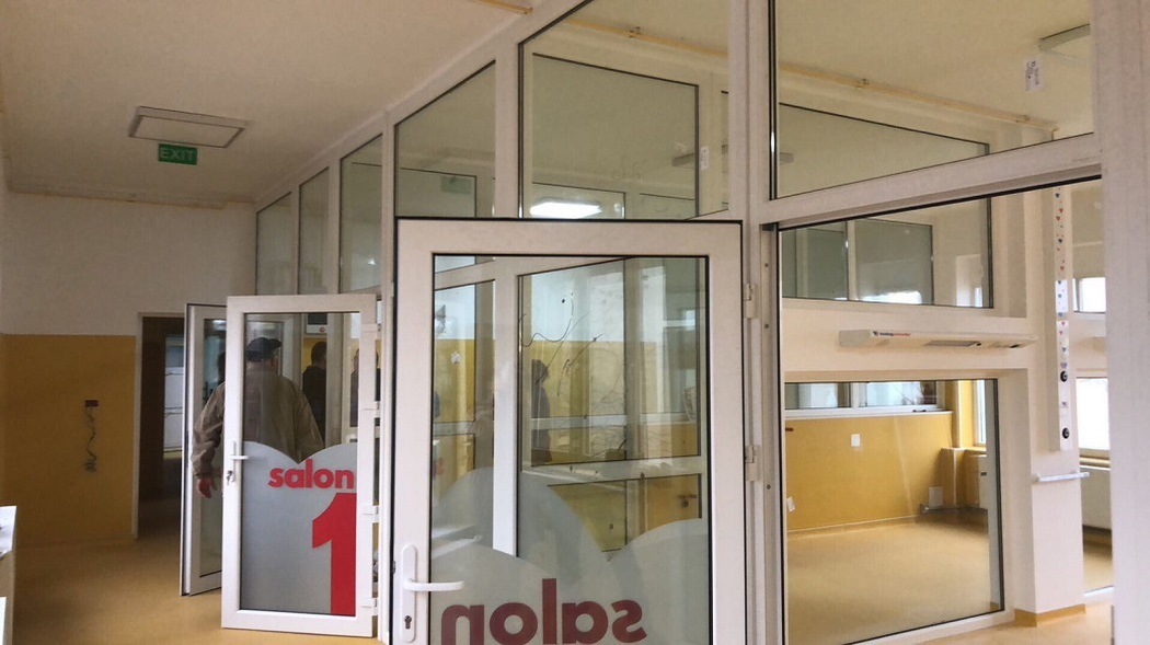 Secţia pediatrică de boli infecţioase luceşte acum de curăţenie