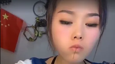 Ea e fetița care a uluit internetul! Dacă vezi ce și cum mănâncă, îți faci cruce! VIDEO