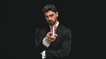 (P) Michele Morrone sosește în România: vedeta internațională va fi la Băneasa Shopping City, pe 21 aprilie, la evenimentul HELL