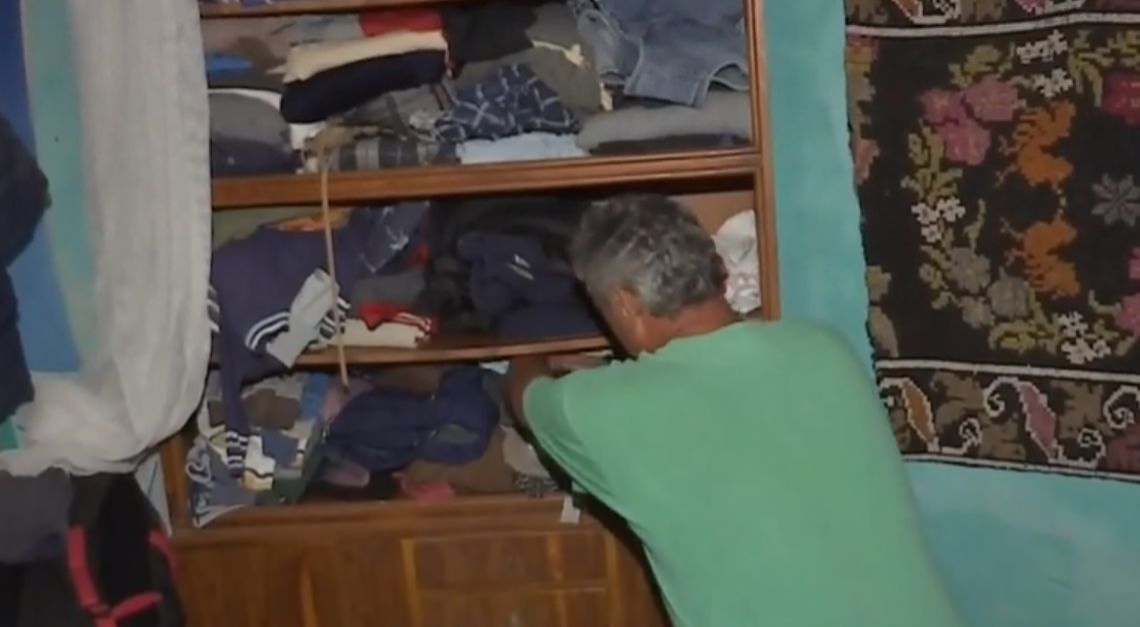 Un bărbat din Bacău își acuză soția și fiul că sunt amanți: „Stătea aplecată, iar el la spatele ei!”