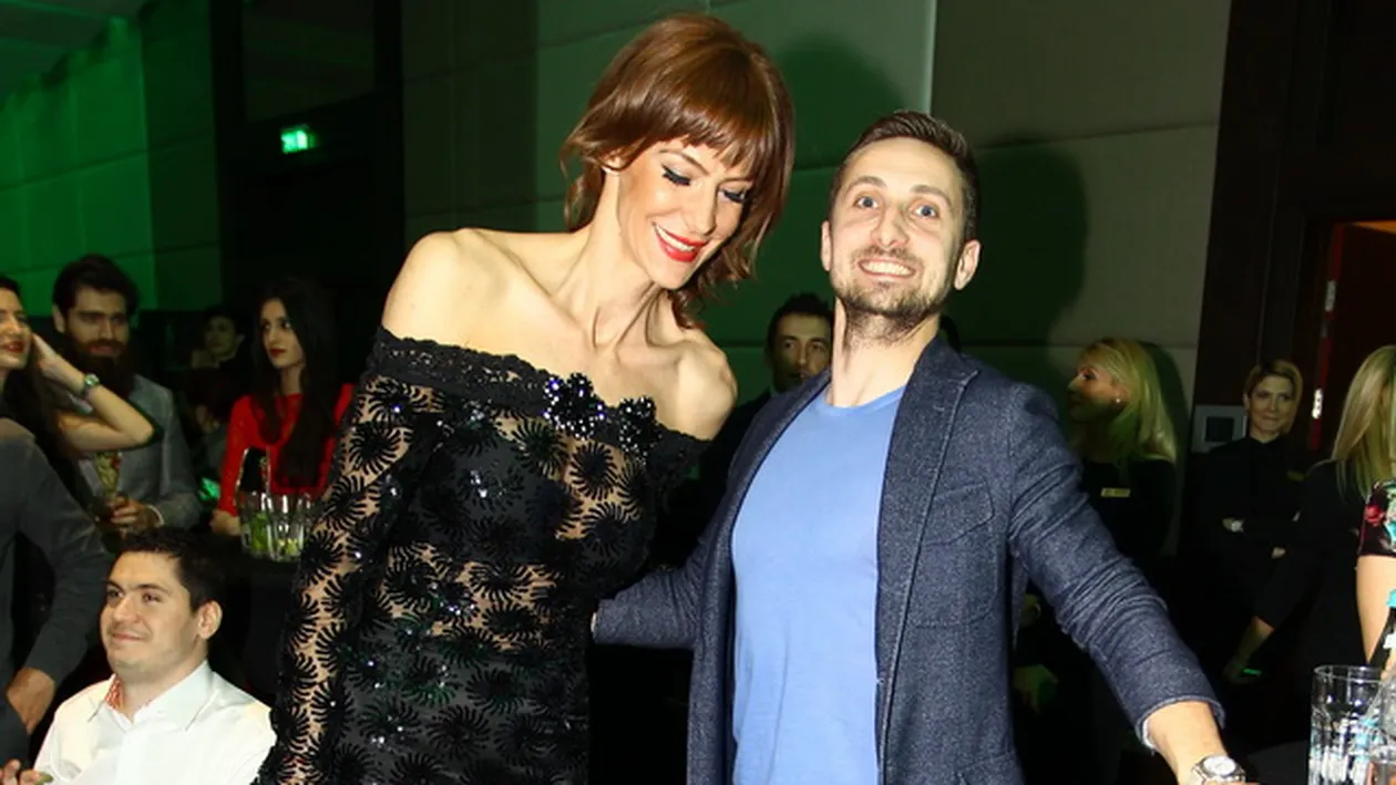 Otil nu se mai ridica la nivelul femeilor. Vezi cum il pune Roxana Ciuhulescu in dificultate. Razi in hohote la imaginile astea