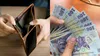 Avertisment pentru românii care țin bani la saltea. La ce riscuri își expun economiile