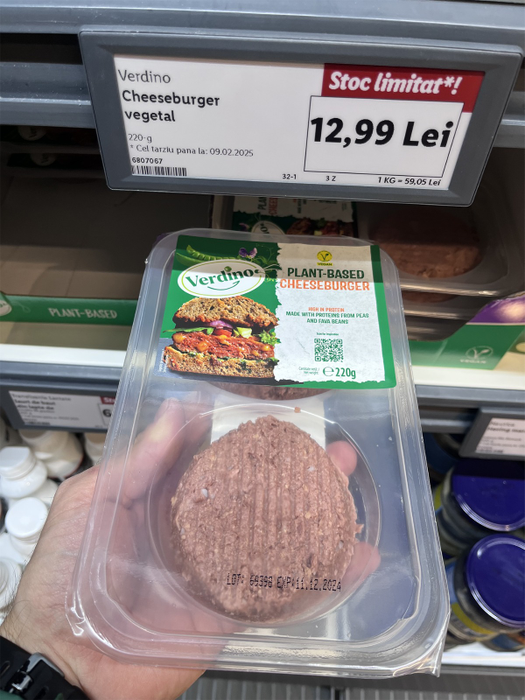 Cât costă, de fapt, cheeseburger-ii de post din Lidl România/ sursă foto: CANCAN.RO