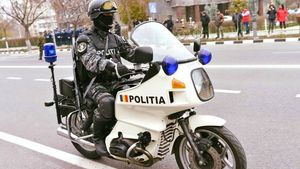 Alertă la Iași. Trei adolescenți care i-au pus cuțitul la gât unui taximetrist și i-au furat banii sunt căutați de Poliție