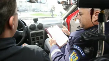 Bancul zilei | Trei candidați dau examenul de conducere la școala de poliție
