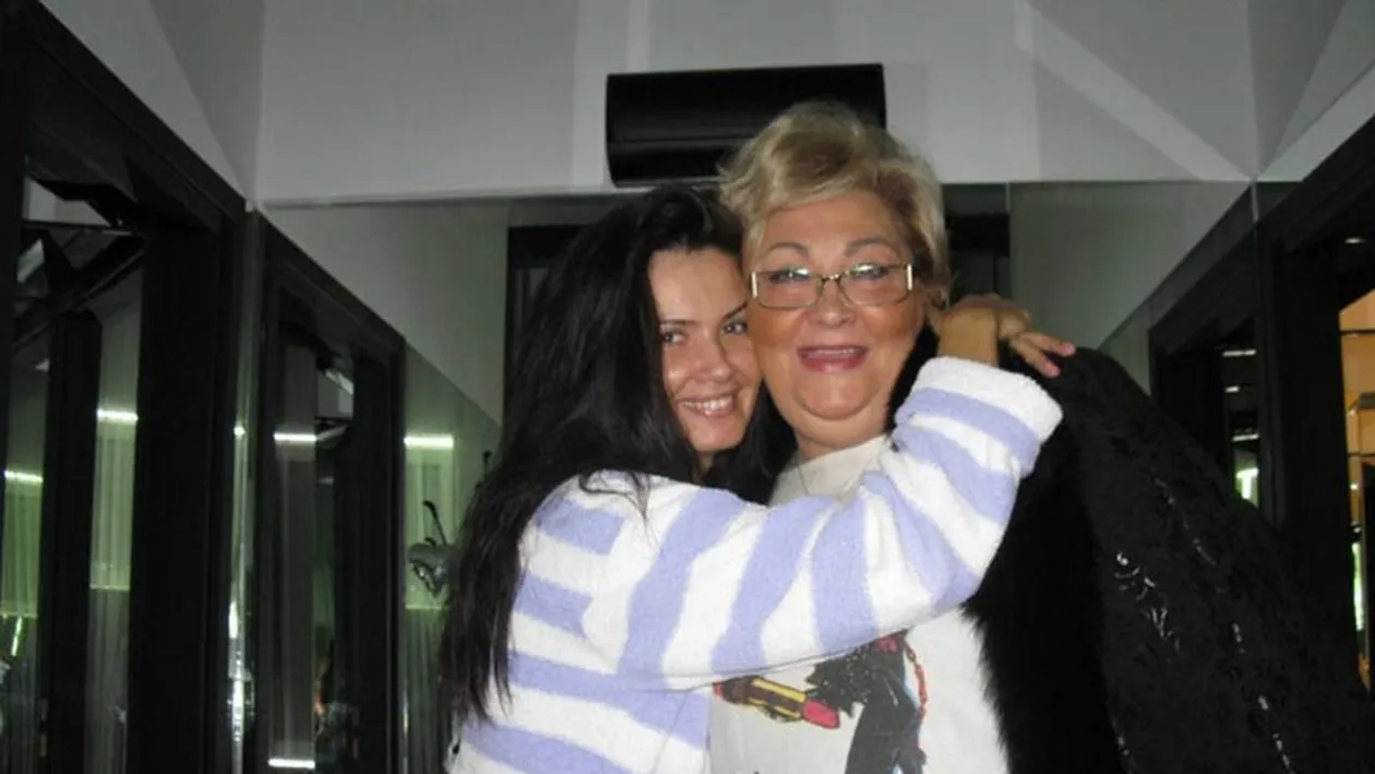Oana Zăvoranu, mărturisiri incredibile în direct! Brunetei îi este dor de mama ei: ”Mă întreb şi eu uneori ce ar zice. Dacă ar fi mulţumită”