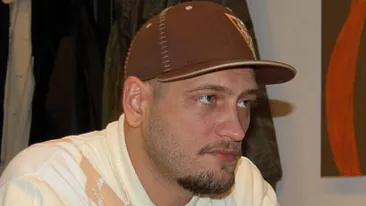 Baiatul rau de la BUG Mafia, pozat in ipostaze “stanjenitoare” pentru un dur! Ce l-a inmuiat pe Caddy, la o plimbare in parc