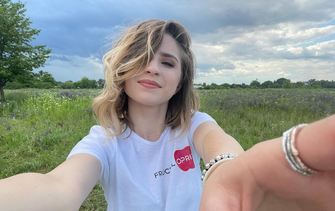 Cristina Ciobănașu, în culmea fericirii în brațele noului iubit. Ce fotografii a postat actrița