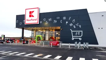 Ce salariu are un angajat la vitrina Kaufland. Ce alte beneficii mai primește