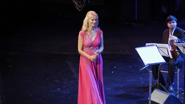 Au aceeasi varsta, dar arata complet diferit. Mama Natura a fost generoasa cu putine vedete.Unele papusi, altele matusi!