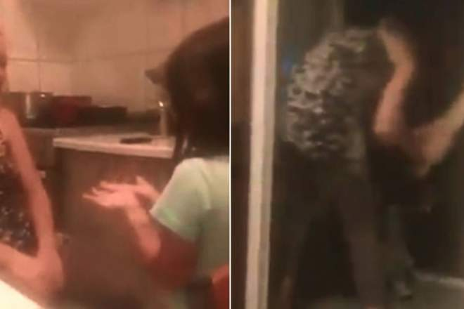 Femeie din Neamț, filmată când își bate fetița de 5 ani cu mătura: ”Mama, te rog!” / ”Te-am zăpăcit!”