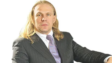 Iti mai amintesti de Vali Craciunescu? Artistul a dat iama in magazinele cu reduceri, pentru a-si schimba garderoba