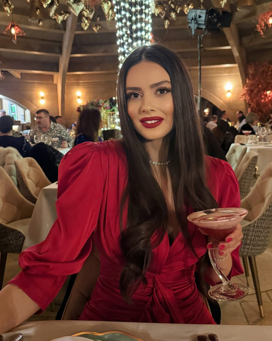 „Prințesa cu volănașe”, dată afară de la Desafio. Câți bani a primit Luiza Condrea, de la Pro TV, pentru cele 11 săptămâni în Thailanda