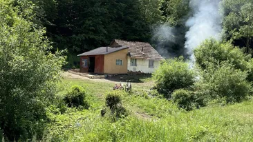 Drama celor 9 copii care locuiesc în această casă dintr-o pădure din Dolj: Domnu', aveți un bobo?