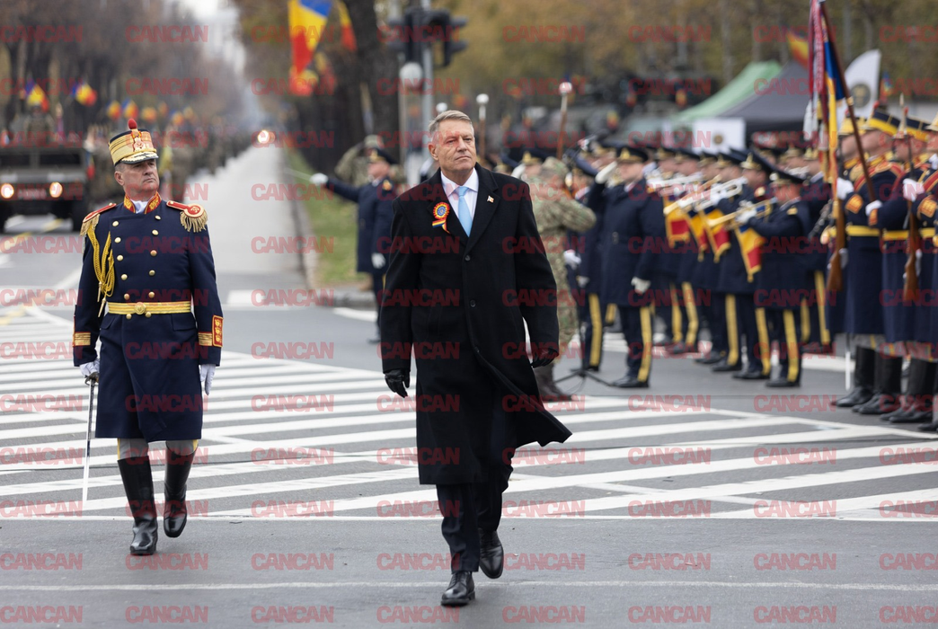 Imagini LIVE de la parada militară de 1 decembrie. Cum au apărut poliţistele la defilare. FOTO