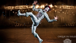 Cirque du Soleil ajunge pentru a doua oara in Romania! Au nevoie de cateva TIR-uri numai pentru costume si accesorii!