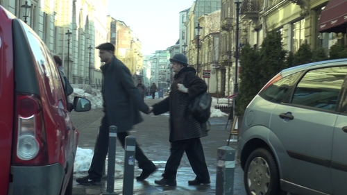 Imagini emotionante cu "samanul" Oreste! Cum l-au gasit paparazzii in centru vechi! "Era de mana cu..."