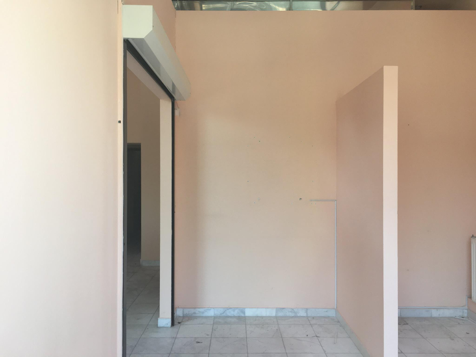 A trecut aproape un an de la ”măcelul” care a îngrozit România! Magazinul groazei, ”bântuit” de un teribil blestem:”L-am închis fiindcă vedeam sânge peste tot şi…”