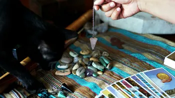 Horoscop rune azi, 20 martie 2026. Cei care urmează să semneze un contract important primesc un semnal