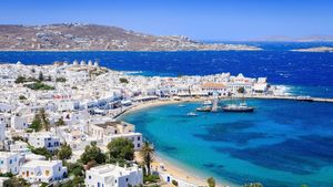Grecia ia măsuri drastice împotriva turismului de masă. Ce se schimbă într-una dintre cele mai căutate destinații de către turiștii români
