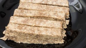 A cumpărat halva din hipermarket, a început să mănânce și a avut un șoc! S-a întâmplat la Cluj