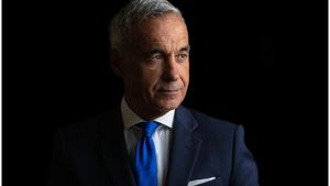Ce studii are Călin Georgescu? Este doctor într-un domeniu inedit
