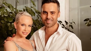 Șiroaie de lacrimi la Power Couple! Răzvan Bănică i-a scris cea mai emoționantă scrisoare de dragoste Sandrei Izbașa