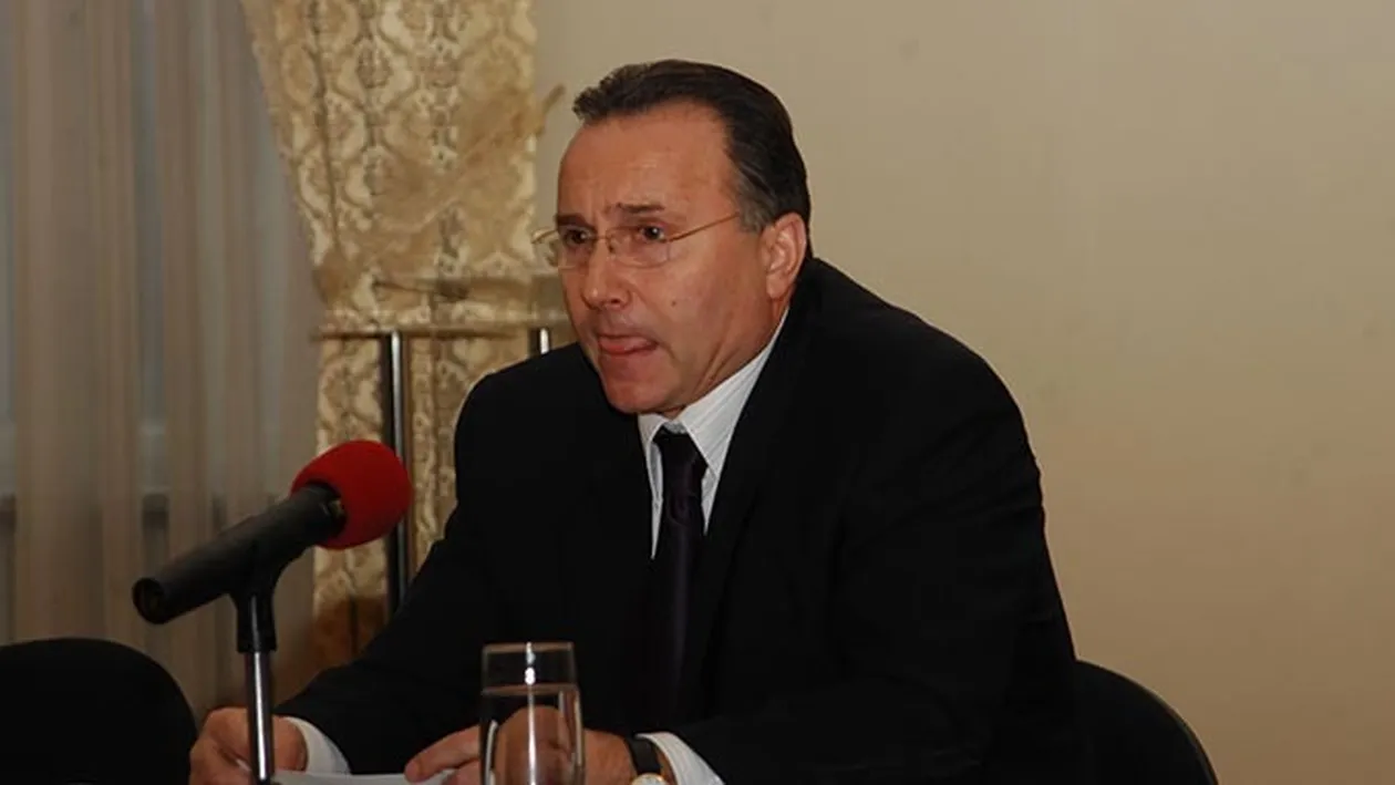 Dialog halucinant între GHEORGHE NICHITA, fostul primar al Iaşului, şi o tânără de pe Facebook! Gigi, bea ceva bun, f**e ceva bun, lasă-i să se înece!