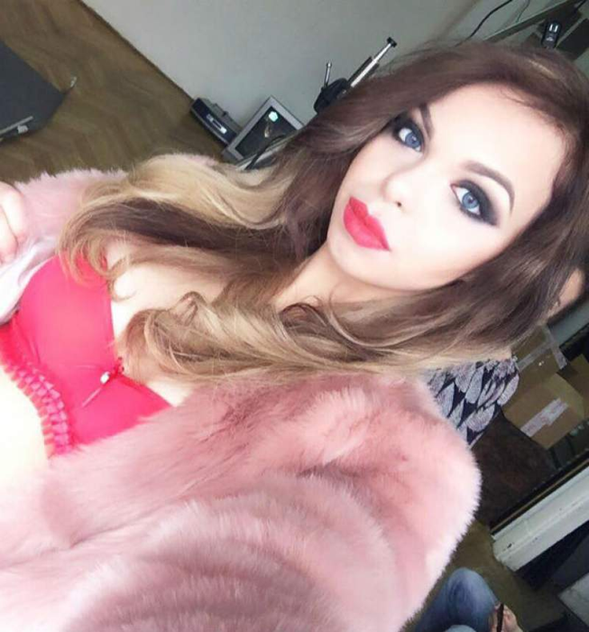 Transformarea-șoc a lui „Barbie de România”. Incredibil cum arată acum blonda care a leșinat pe scena X Factor de la Antena 1