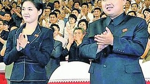 S-a descoperit cine este femeia care l-a cucerit pe liderul nord-coreean. Kim Jong-un, cuplat cu o fosta cantareata