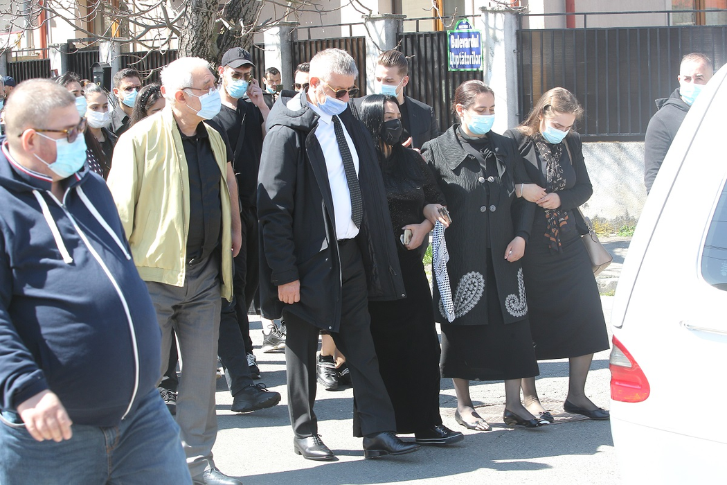 Gabi Luncă a fost condusă de mulți apropiați pe ultimul drum