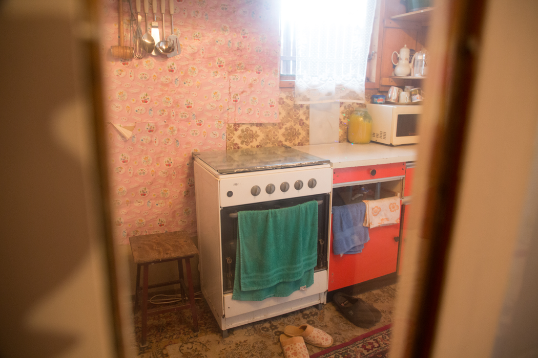 Povestea familiei care așteaptă…  o sobă de la ”Moș Crăciun”