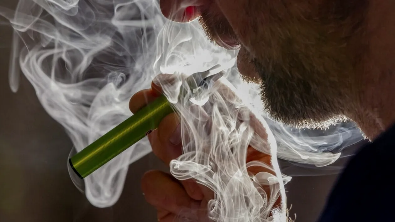 Boala periculoasă pe care țigările electronice o cauzează: „Nu există tratament”