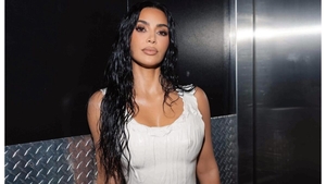 Ireland Baldwin atacă dur un accesoriu „dezgustător” purtat de Kim Kardashian: geanta Birkin din piele de elefant